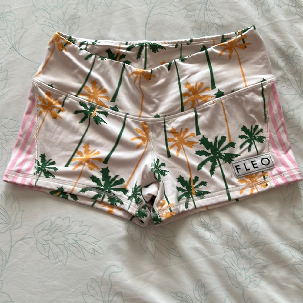 Fleo medium shorts